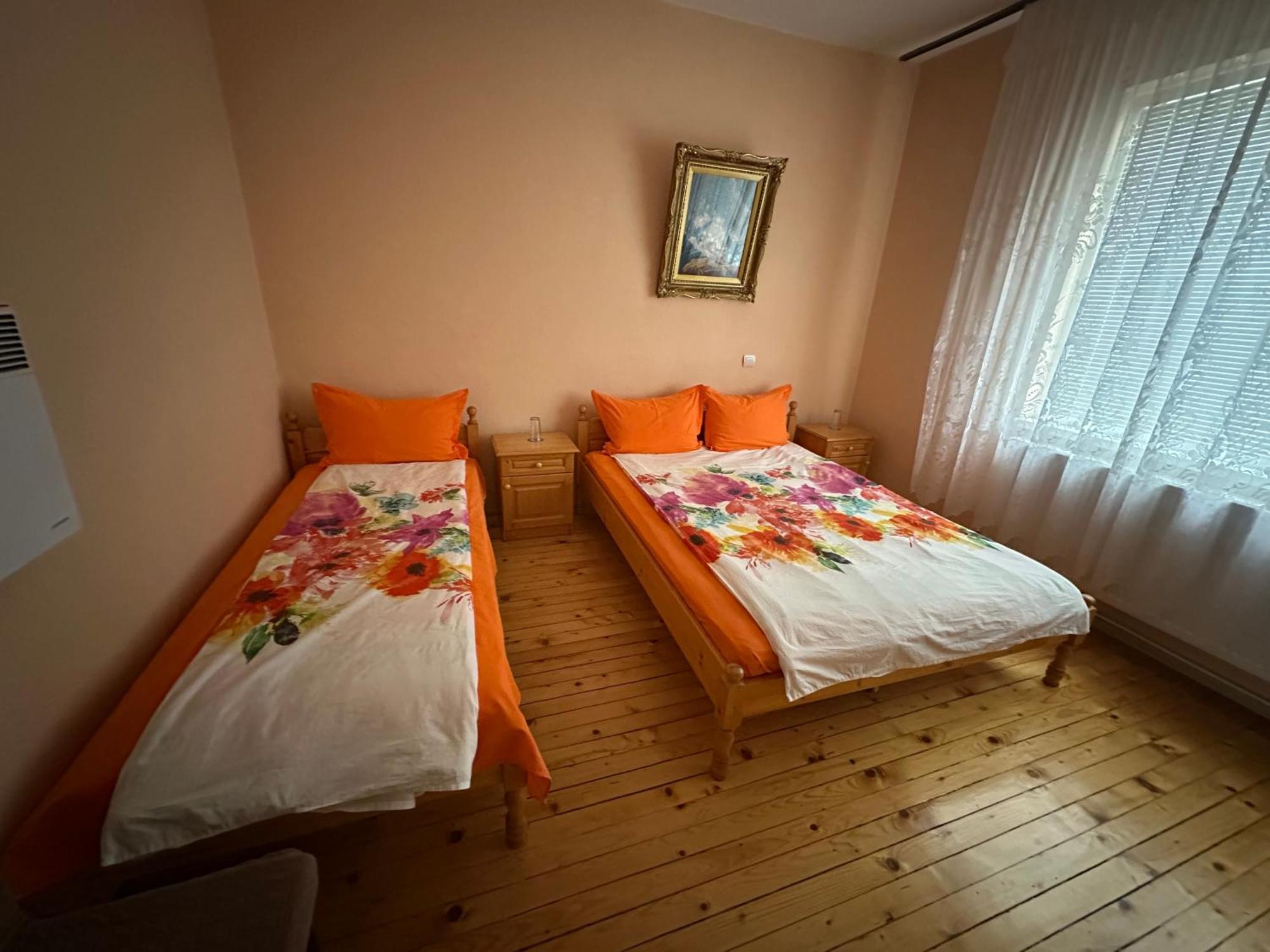 Velkovski Guest House Хисаря Екстер'єр фото