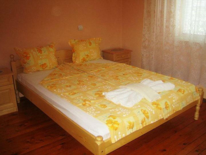 Velkovski Guest House Хисаря Екстер'єр фото