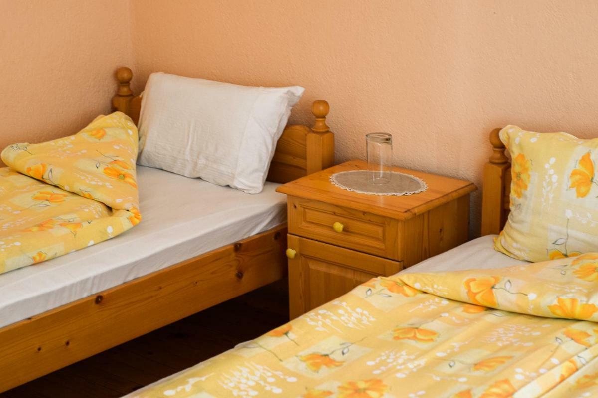 Velkovski Guest House Хисаря Екстер'єр фото